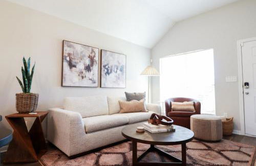 Cozy Home in the Heart of Aggieland - Photo 2