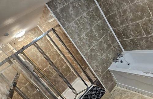 Modern 2-Bed Apt Near Hospital and University of Birmingham - Photo 7