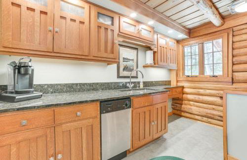 Steps to Lake Huron! Family Outdoorsy Getaway - Foto 8