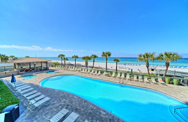 Beautiful Beachfront Condo with Pool View - Unit 0203 by RedAwning - Foto 28