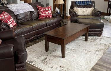 Spacious 4 Bedroom Chalet on Hiking Trails - Foto 5