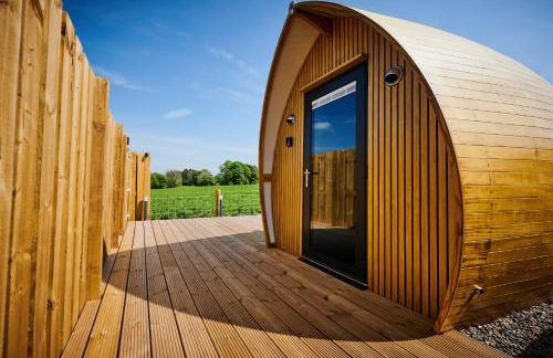 Luxury Hideaways - Photo 9