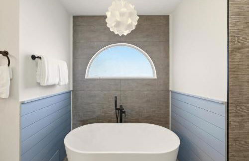 Pickleball, Htd Pool, Mini-Golf | 10 min to beach - Foto 39