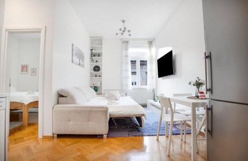 BlueDahlia Apartment - 4-min Walk to Main Station - Zagreb Donji grad - Photo 2