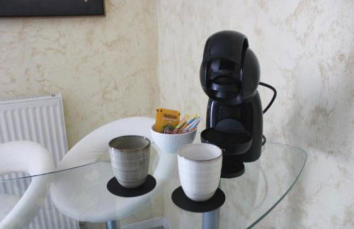 Cosy Appart - Proche Eurexpo - Balcon - Parking - Spacieux T2 - Foto 14