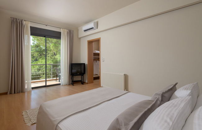 Ixian Hilltop Villa - Photo 4