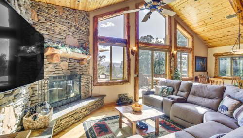 4 Mi to Snow Summit Cabin with Mtn Views and Decks - Foto 4