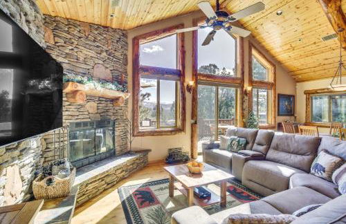 4 Mi to Snow Summit Cabin with Mtn Views and Decks - Foto 4
