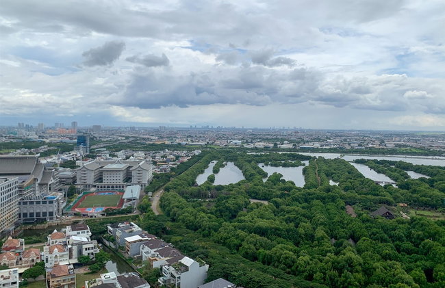 Warm And Modern Look Studio Room At Gold Coast Apartment - Foto 23