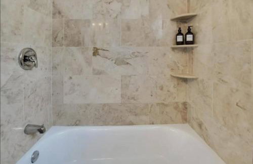 Boutique Stay - Near Beach, PSP4, Billiard or PingPong, Fire Pit, Private Yard - Foto 36