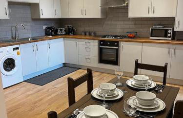 No1 Lux Apartment Nuneaton with Gated, Private Parking - Foto 7