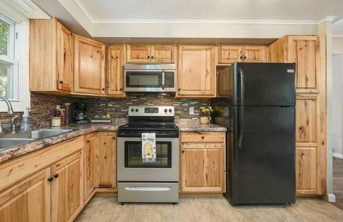 The Bumble Bee Hive 7-Bedroom House w/ Hot Tub - Foto 31