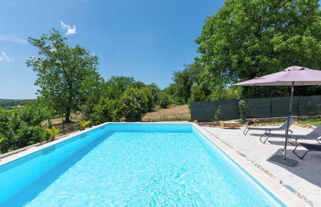 Holiday House with Pool Villa Ladybug - Photo 22