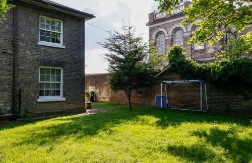 3-Bed Cottage Sleeps 8 Walk to Thames Garden - Foto 10