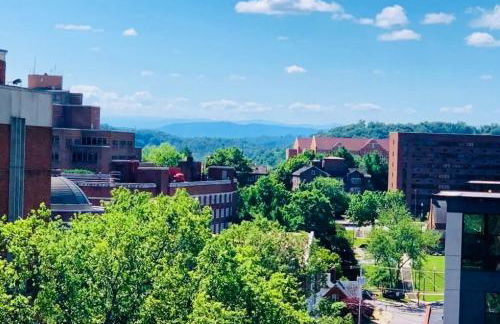 Condo Close to Stadium and Free Parking - Foto 1