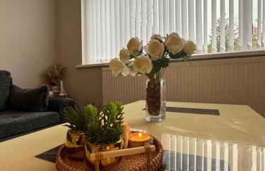 Charming 3 BR - NEC HS2- Long Stays Wifi Parking Airport - Foto 63