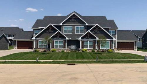 Main Floor New Charming 2 Bedroom Condo - Foto 2
