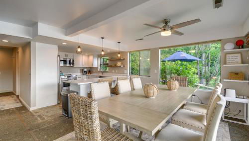 Waterfront Allyn Retreat with Guest House and Beach! - Foto 5