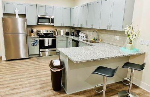 Apt 2 Bedrooms 2 Full Baths FREE Parking & FREE Laundry in Unit - Foto 17