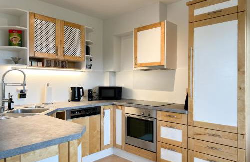 Panoramablick mit Schwimmbad und Sauna - Foto 4