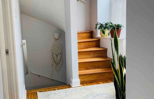 A Regal Retreat- Exclusive Parking, Prime Location - Foto 29