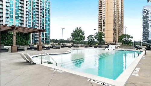 Skyline Luxe Penthouse, Top Floor, Balcony, Pool, Amazing View - Foto 5