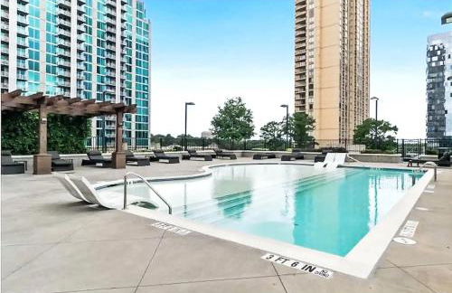 Skyline Luxe Penthouse, Top Floor, Balcony, Pool, Amazing View - Foto 5