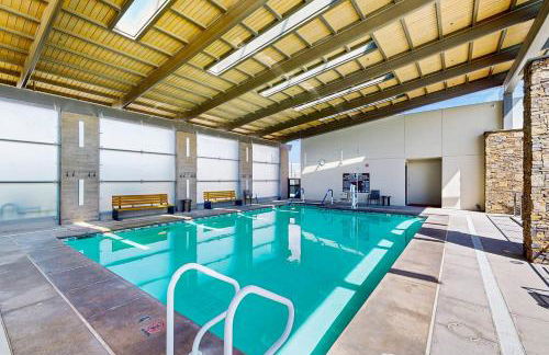 Bright desert oasis with hot tub and grill, shared pool and tennis in 55 plus community - Foto 40