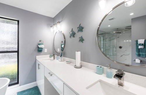 3BR With HUGE 2k sq ft Lanai & Seasonally Heated Pool - Foto 40