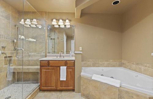 6bedrooms, ramp boat dock slips water toys, nice cove area - Foto 16