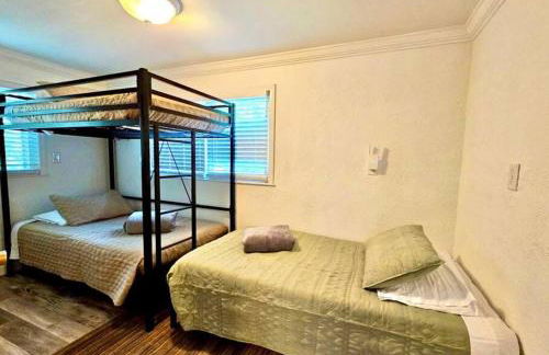 Midtown Gem Walk to Attractions - Foto 6