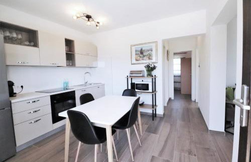 Villa Mendula Trogir - Luxury villa by the beach - heated pool - lush green garden - Photo 52