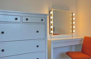 Bright 2-bedroom apartment with parking in Montrose - Photo 10