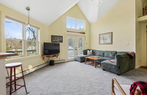 Tubing, Hiking and Jay Peak fun at the Cliff House - Foto 1