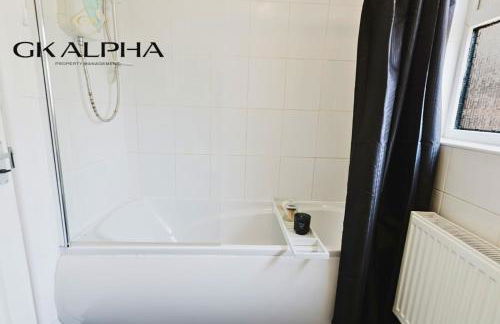 LONG STAY DEALS - 3 Bedroom Home Peterborough With Free Parking and Ultra Fast Wi-Fi Perfect for Work Stays and Vacations - Foto 35