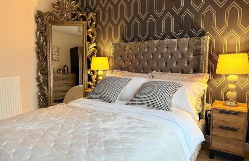 Luxury modern home log fire & outdoor living - Foto 16