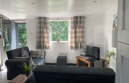 2 bedroom modern cabin near snowdonia national park - Photo 3