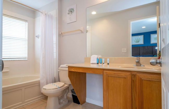 Cozy 4BR Regal Oaks w hot tub - Foto 35