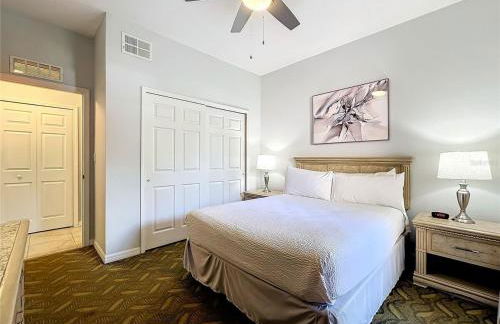 Spacious 3 Bed 3 Bath Luxury Condo 5 min from Disney - Photo 6