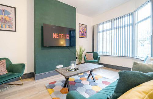 Manchester Three Bedroom House with Parking - Foto 5