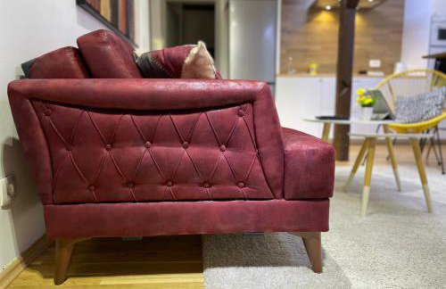 Violet Apartment by Alex Rafael - Photo 13