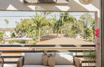 Stylish PB Townhome, Walk to Bay, and Balcony - Foto 4