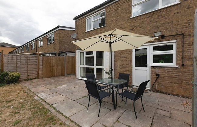 Skyvillion - Lush 2 Bed Hydean Way House & Garden - Foto 13