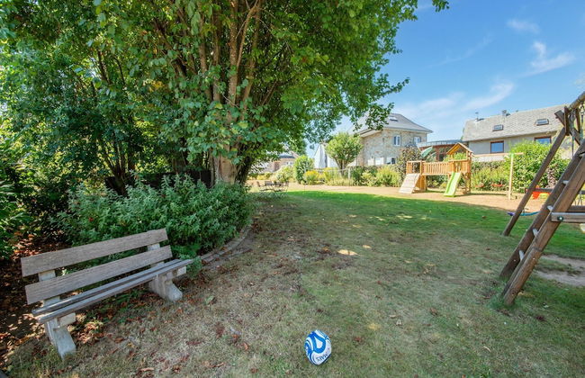 Pretty House in the Ardennes With Swimming Pool & Games Room - Photo 32