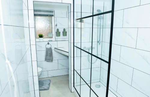 Large 1 Bed Apartment In Southsea Portsmouth - Sleeps 4 & Free Parking - Foto 17