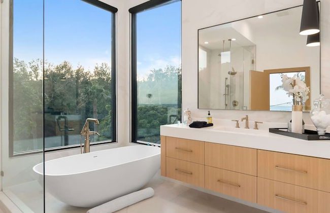 Sea Vista - Central Malibu Villa w/ Pool, Spa, & Ocean Views - Foto 16