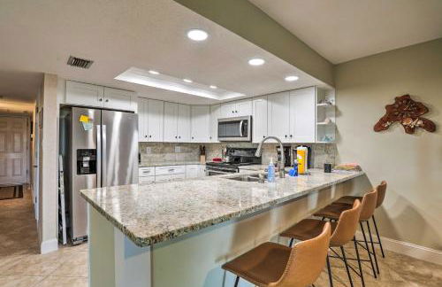 Pool Access! Indian Shores Beachfront Condo - Foto 6