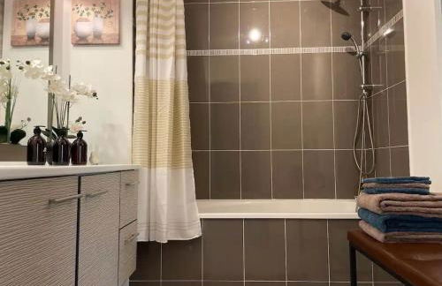 AJ - Stylish Pied-à-Terre à La Joliette - Parking - Foto 18