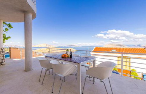 2 Bedroom Lovely Apartment In Lukovo - Foto 12