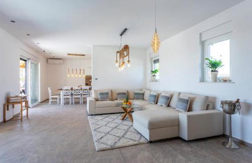 4 Bedroom Cozy Home In Marcana - Foto 5